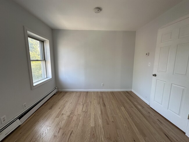 Building Photo - 297 4th St