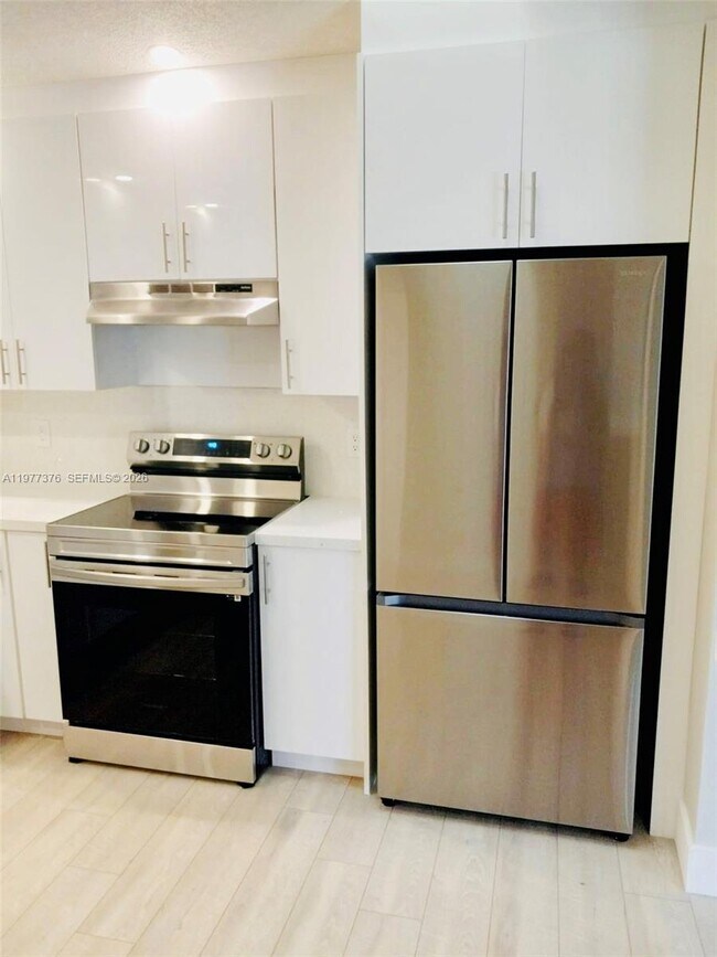 Building Photo - 1439 Captains Walk