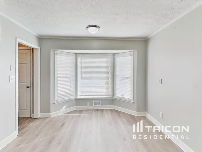 Building Photo - 125 Tanglewood Dr