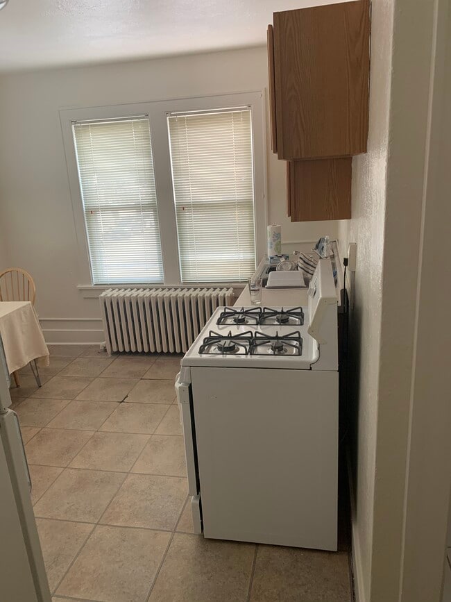 Kitchen - 6 E Benton Ave