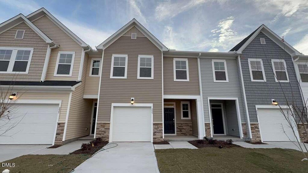 Primary Photo - 229 Lily Patch Ln