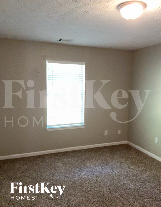 Foto del edificio - 738 Baskins Cir