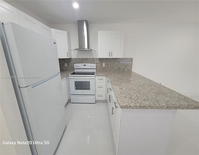 Foto del edificio - 600 NW 33rd Ave