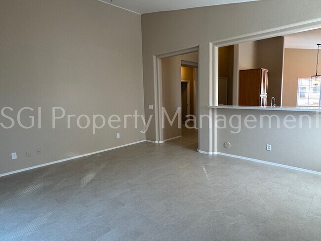 Building Photo - Gorgeous updated home ready for move in