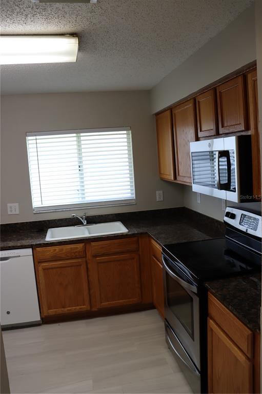 Foto del edificio - 6419 Chapel Pines Blvd