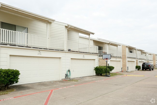 Building Photo - Buena Vista Townhomes