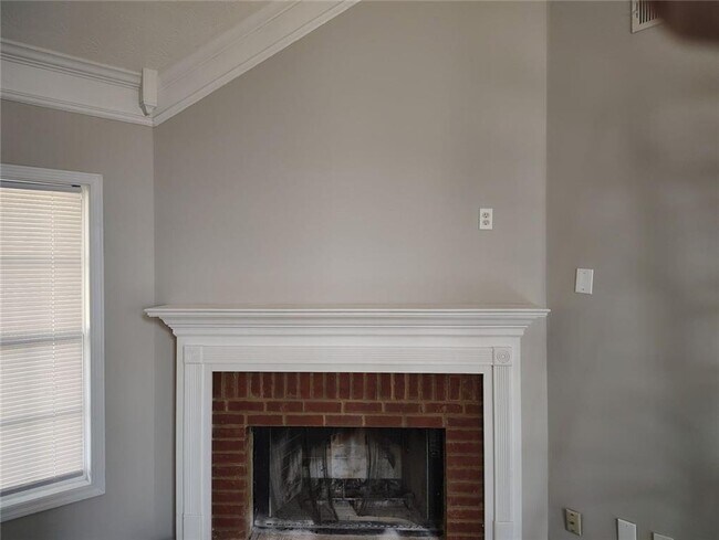 Building Photo - 85 Hollow Ct