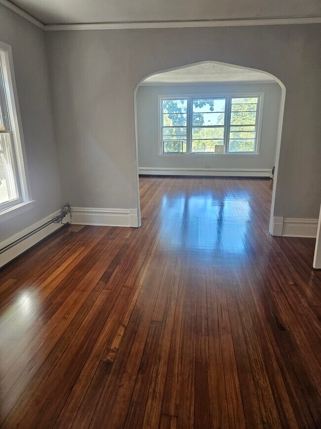 Foto del edificio - 6040 N Avondale Ave