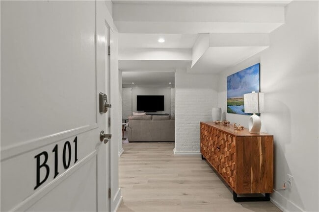 Building Photo - 426 Spring St