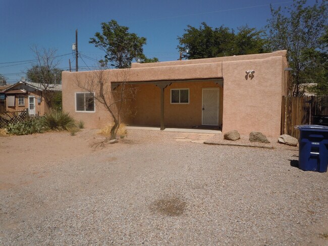 Foto del edificio - 408 Stanford Dr SE