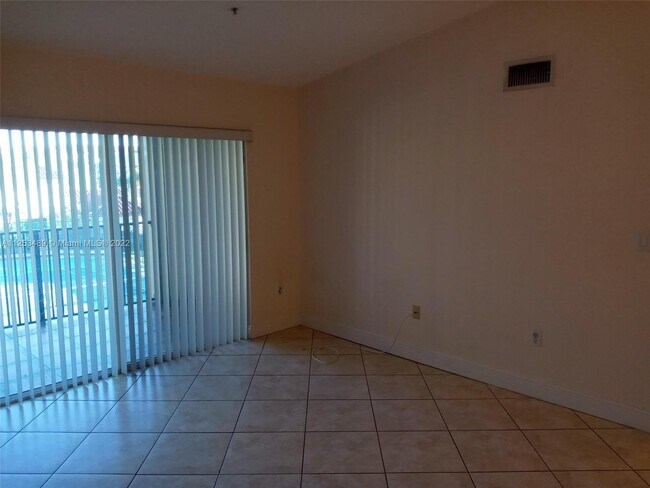 Foto del edificio - 4560 NW 107th Ave