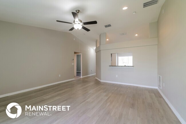 Foto del edificio - 1040 Condor Dr