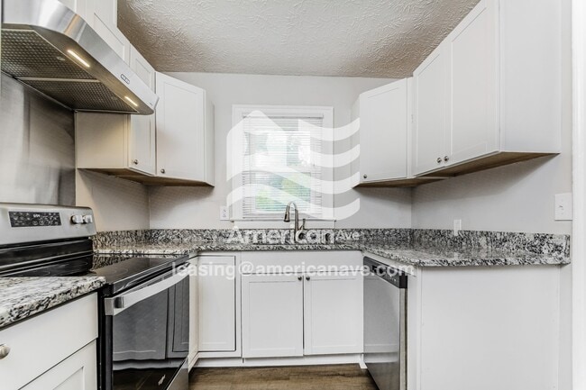 Building Photo - 107 Kensington Cir