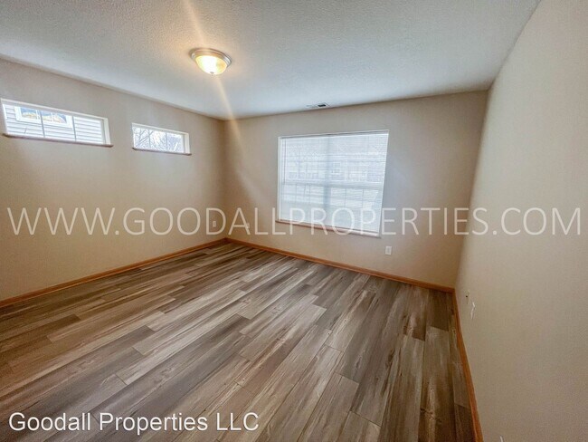 Building Photo - 3 br, 2.5 bath House - 4318 152nd Court