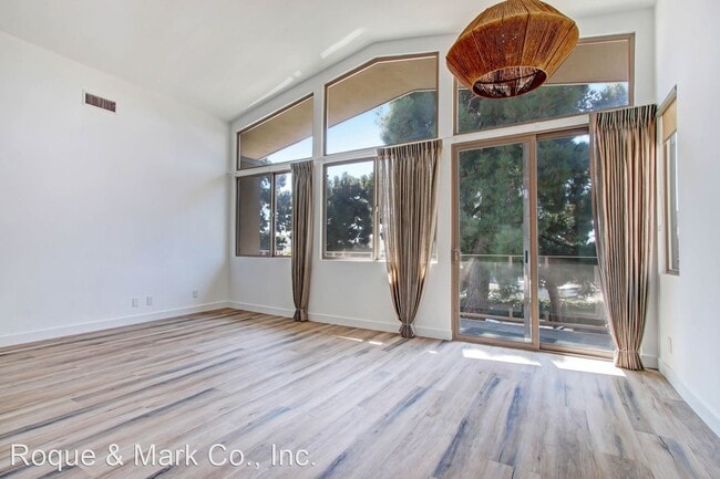 Building Photo - 2 br, 2 bath Apartment - 1047 11th Street ...