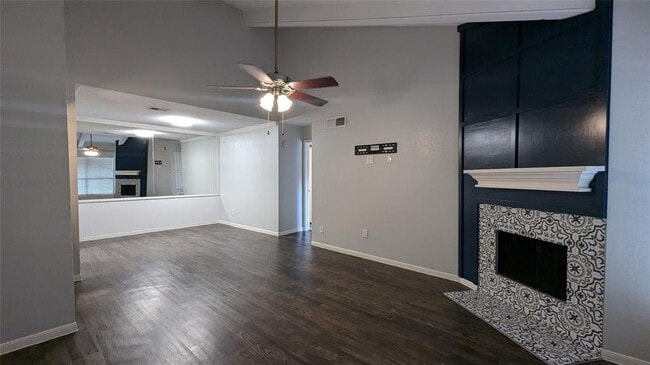 Building Photo - 5711 Sugar Hill Dr