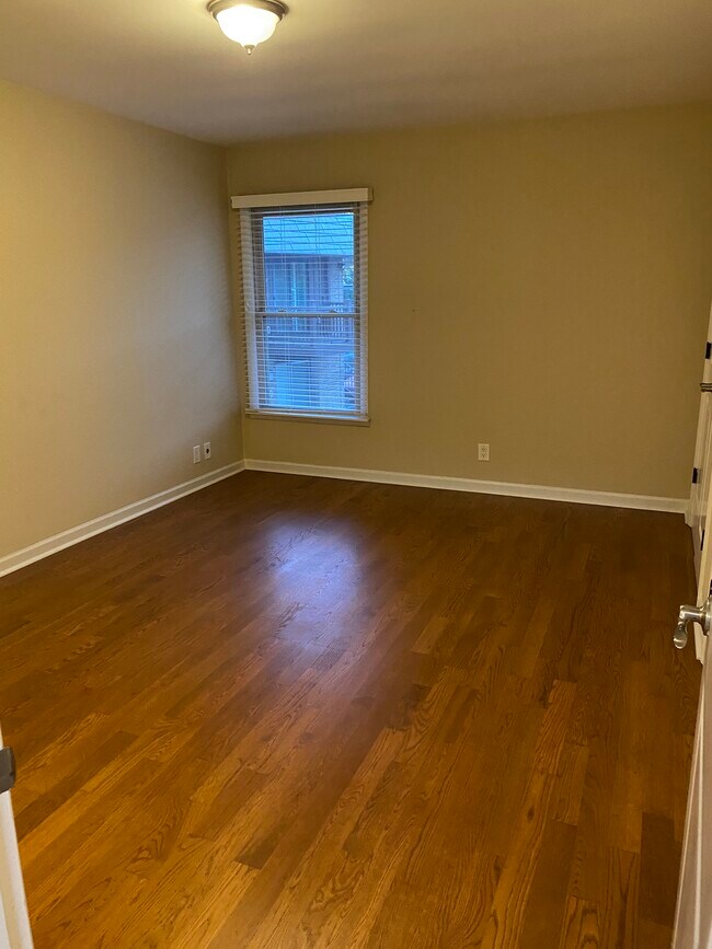 Bedroom - 3901 Whitland Ave