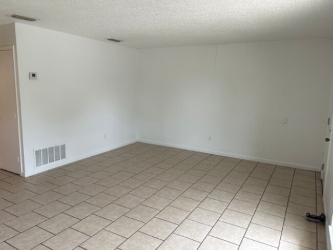 Foto del edificio - 403 Randy Blvd