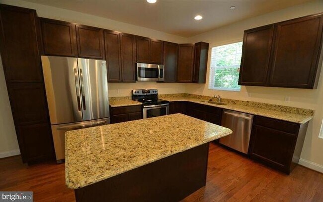 Foto del edificio - 5917 Sneed Dr