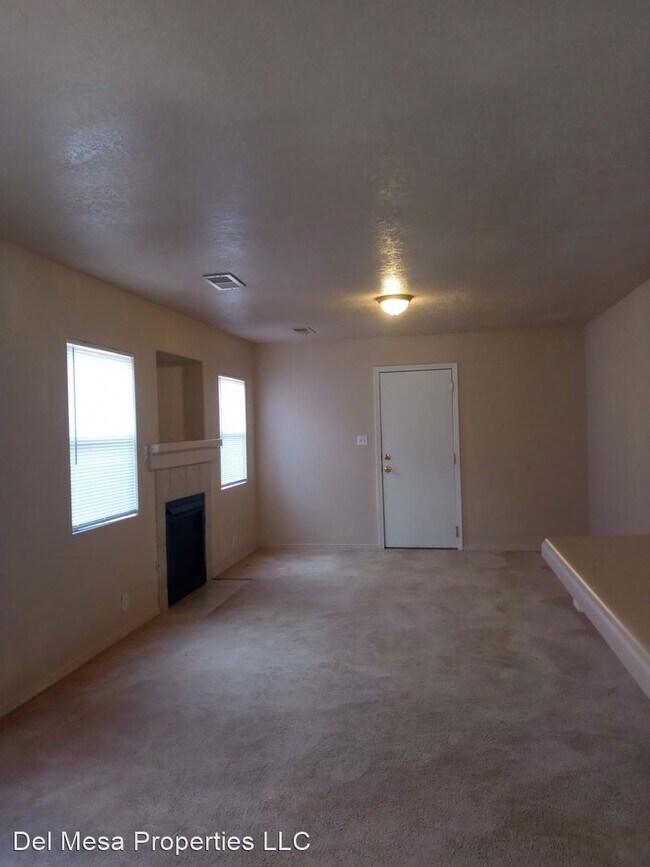 Building Photo - 4 br, 2.5 bath House - 7038 Labrador Dr. NE