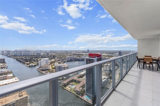 Foto del edificio - 4010 S Ocean Dr