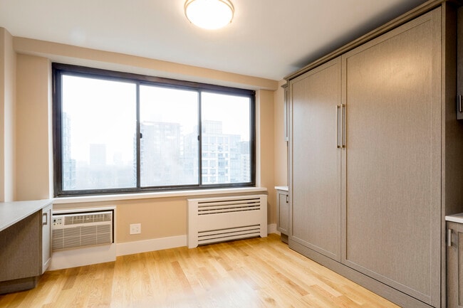 Interior Photo - 792 Columbus Avenue
