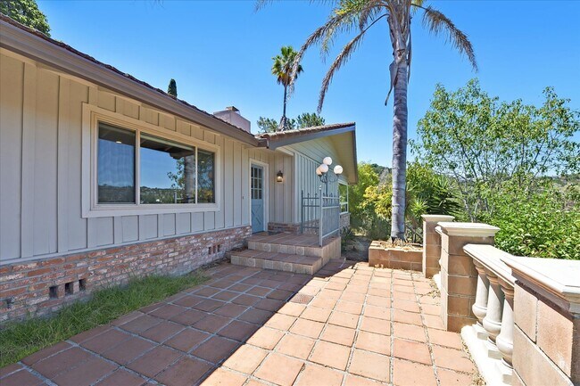 Foto del edificio - 1150 Chula Vista Dr