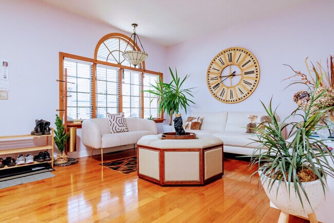 Foto del edificio - 152 Central Ave