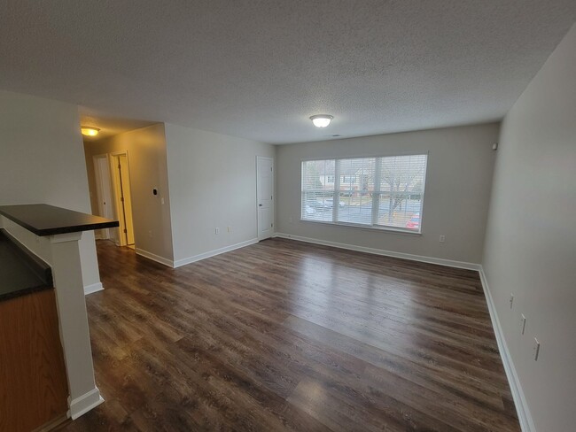 Foto del edificio - 2 Bedroom/2 Bath Condo in Ardmore Crest Co...