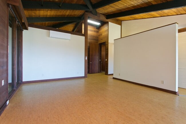 Building Photo - 2380 Round Top Dr