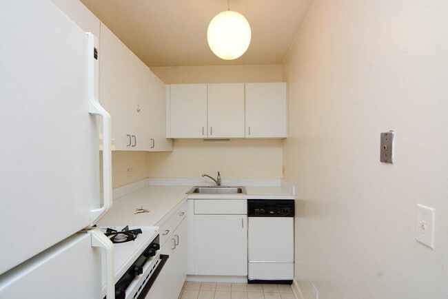 Foto del edificio - 622 W Wellington Ave