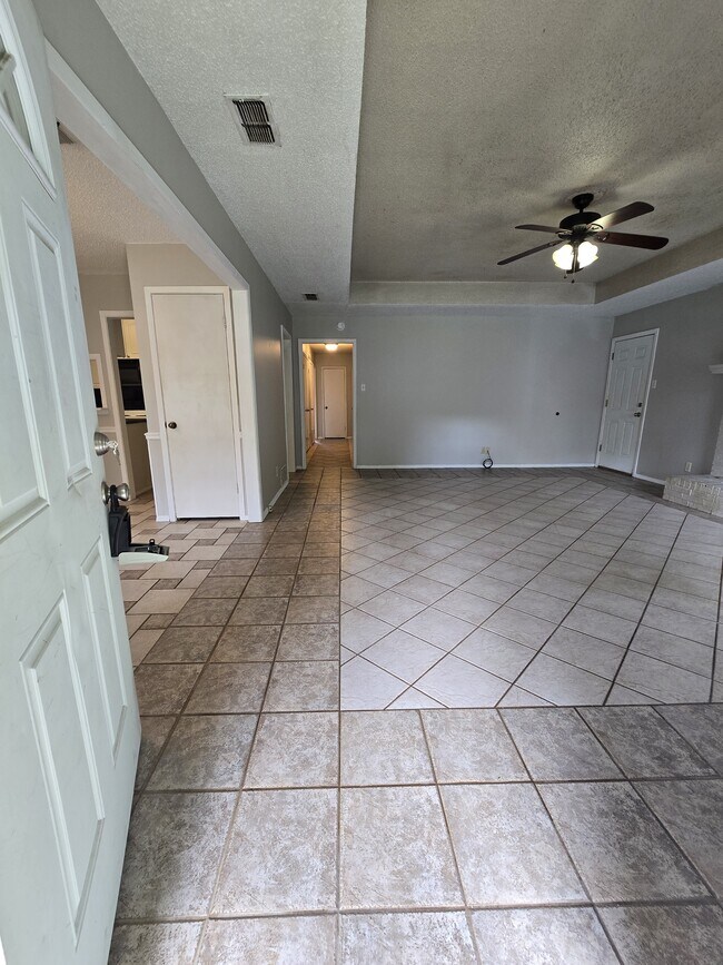 Foto del edificio - 4624 Leisure Ln