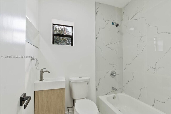 Building Photo - 583 NW 47th Terrace