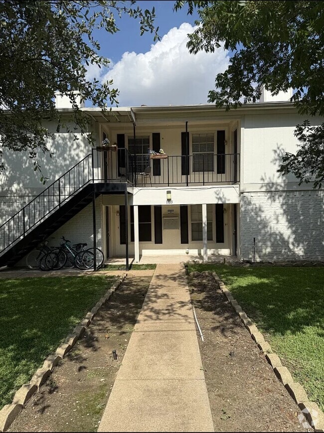 Building Photo - 1103 Airline Dr