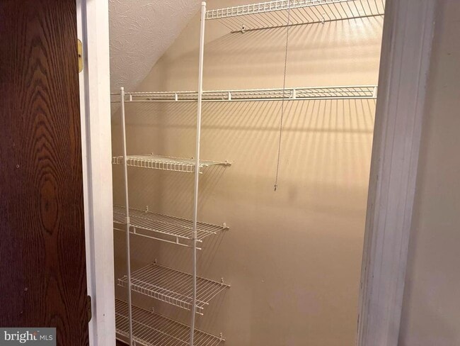 Foto del edificio - 307 Willowbrook Ct