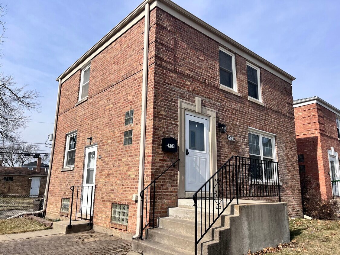 824 Suffolk Ave, Westchester, IL 60154 House Rental in Westchester