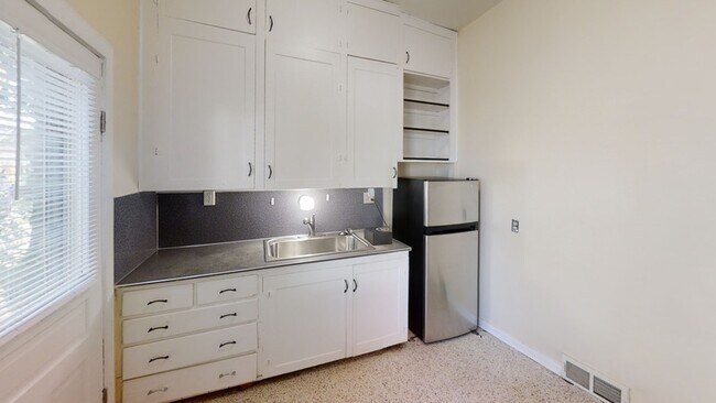 Foto del edificio - 406 N State St