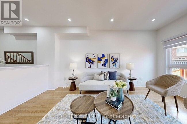Building Photo - 52 Wyper Square