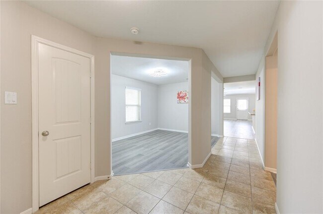 Building Photo - 9207 Ranch Ridge Ln