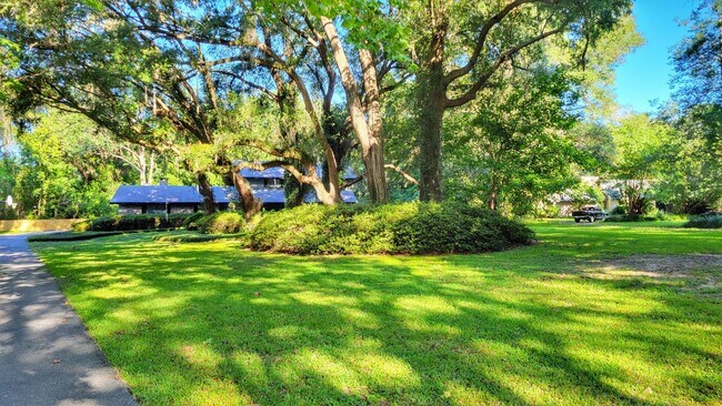 Foto del edificio - 4 Bedroom, 3 Bath House on 1 Acre in Fox Grove