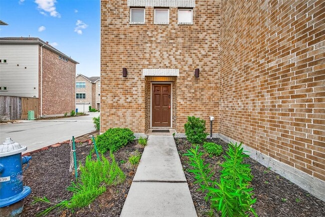 Building Photo - 11510 Main Ash