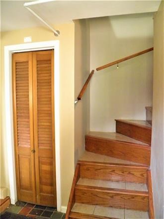 Foto del edificio - 109 Fresh Ponds Rd