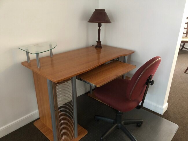 Escritorio LR - 216 Green Ave