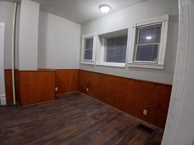 Foto del edificio - 510 S St Joseph St