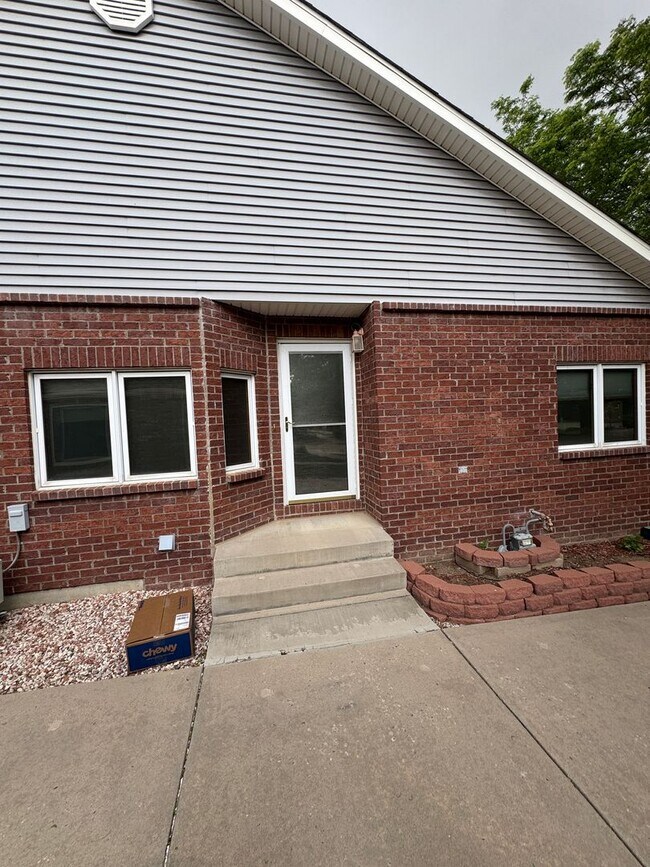 Foto del edificio - Spacious 4-Bed 3-Bathroom House in North Fort Collins