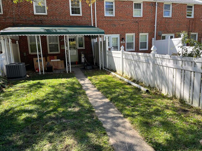 Photo - 1658 Thetford Rd Townhome