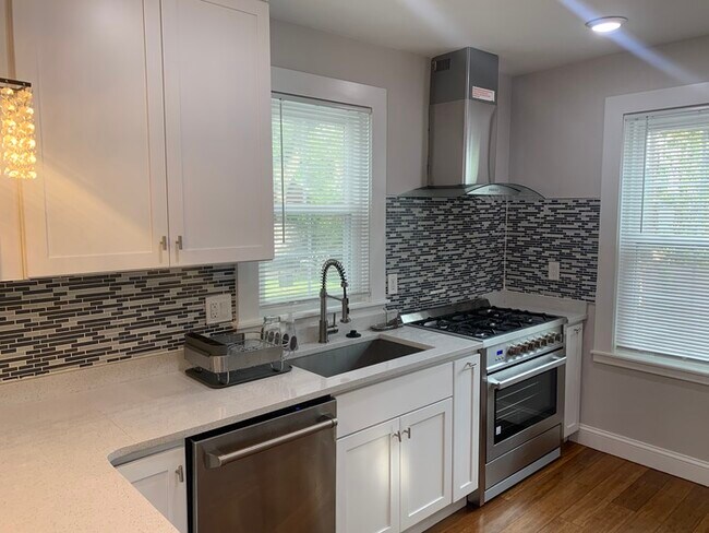 Foto del edificio - 318 Concord Ave