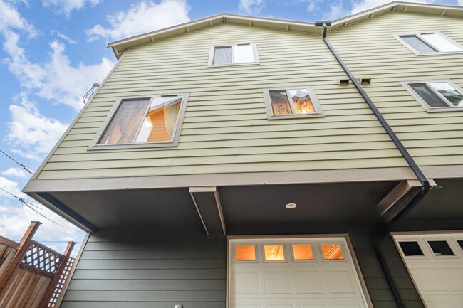 Foto del edificio - 3Bd/2Ba Seattle Townhouse