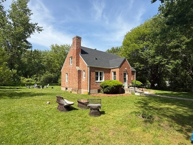 Building Photo - 580 W Wolcott Ave