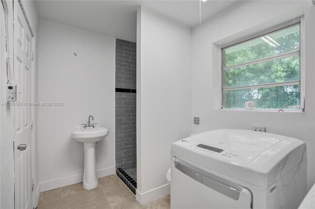 Foto del edificio - 12525 SW 104th St